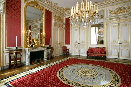 Le salon rouge - Hôtel de Bourvallais