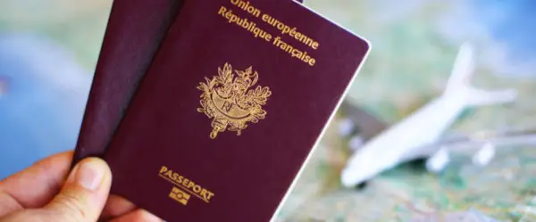 Modèle attestation employeur de déplacement pour un passeport en urgence