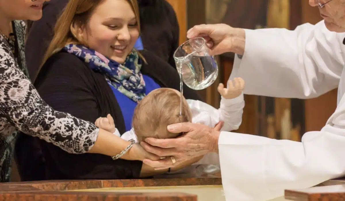 Exemples de messages de félicitations pour un baptême à télécharger gratuitement