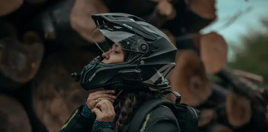 Casque, gants et bottes : l’équipement moto idéal pour le froid »