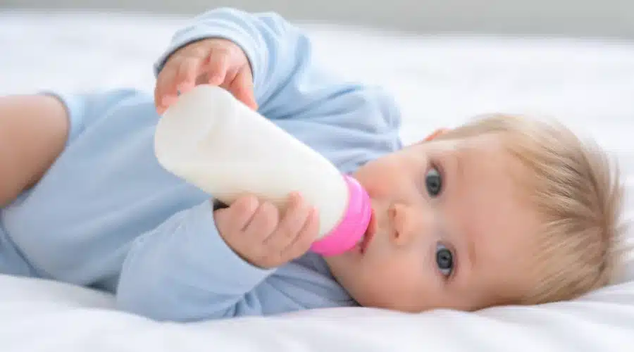 Scandale du lait infantile : ce que la maternité ne vous dit pas